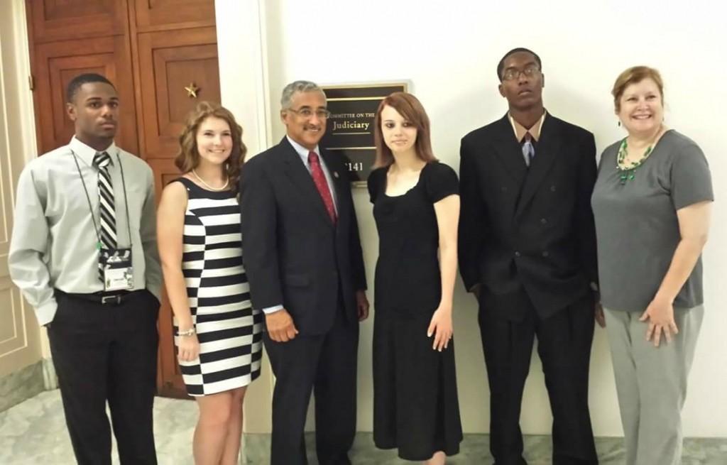 Congressman Bobby Scott, history teacher Cindy Hasley and students pose for a photo during  the 2014 DC Youth  Tour. Photo courtesy of PG Electrical Cooperative.
